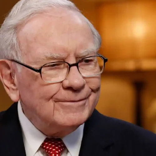 Berkshire Hathaway de Warren Buffett Alcança Valor de Mercado de US$ 1 Trilhão: Um Marco Histórico