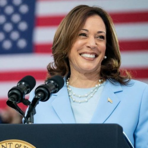 Kamala Harris é indicada para disputar as eleições  presidenciais